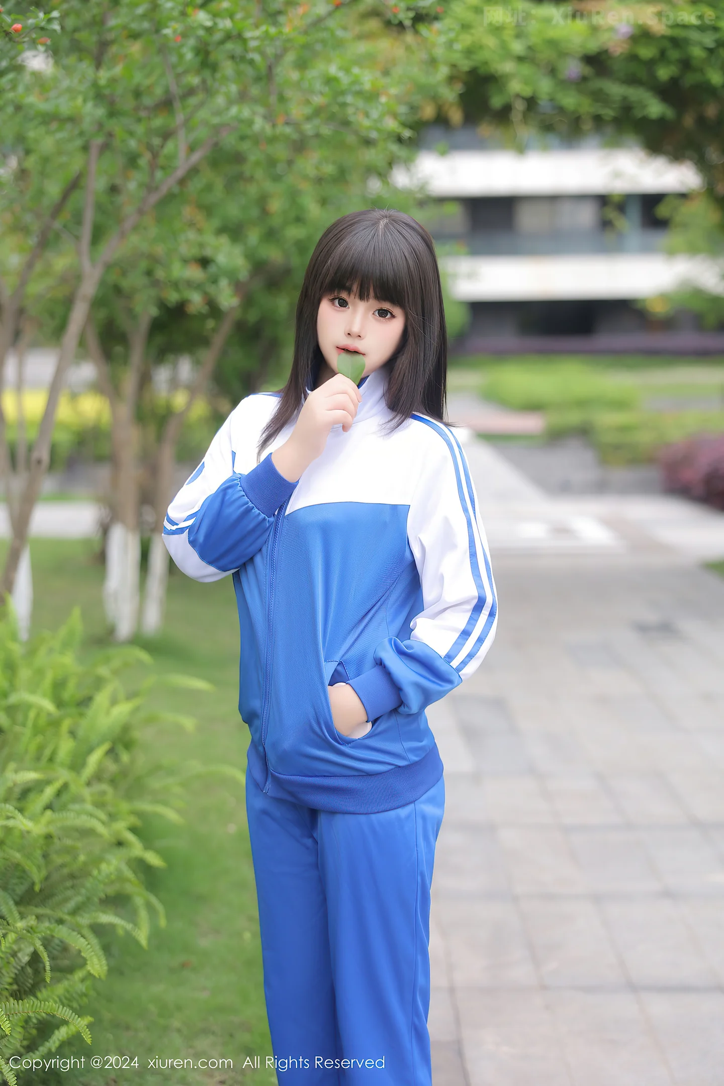 图片[6]-[XiuRen秀人网]VOL.8648 模特徐若兮性感学生装露黑色蕾丝情趣内衣秀曼妙身姿诱惑写真78P-秀人网官方网站